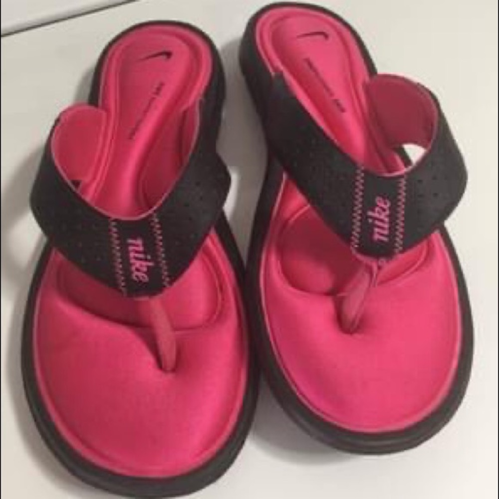Nike Women’s FlipFlops/Sandals